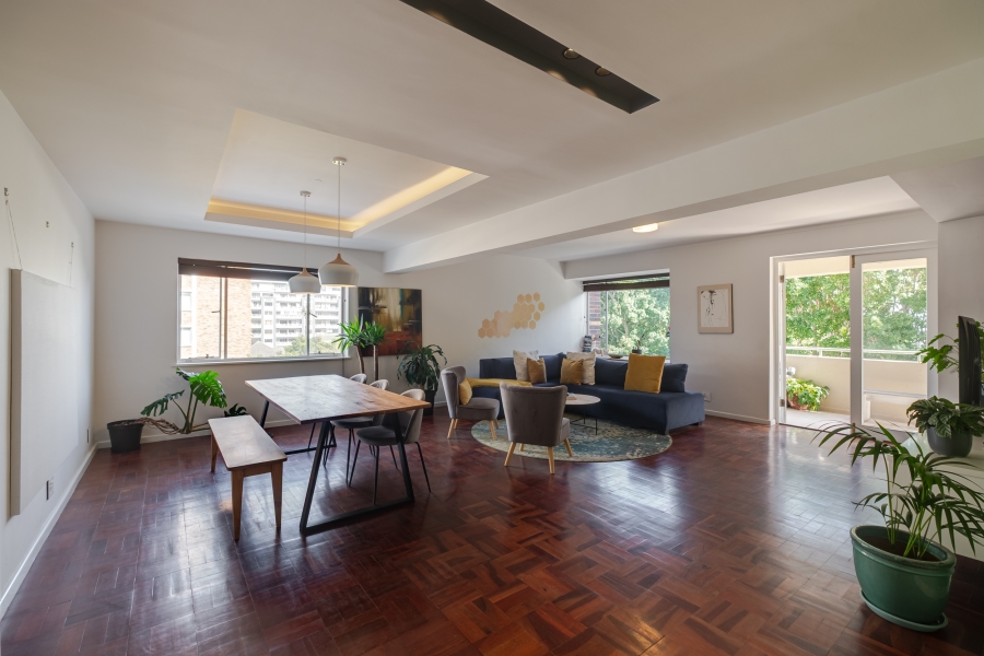 3 Bedroom Property for Sale in Sea Point Western Cape